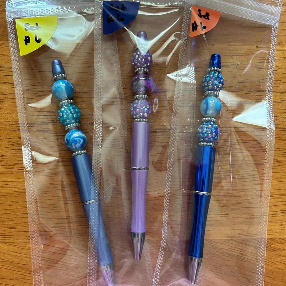 Custom Beaded pens plus 3 refills - Picture 5 of 5